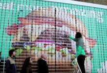 Valla de publicidad de Deliveroo