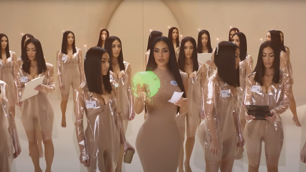 Anuncio de Skims | Clones de Kim Kardashian