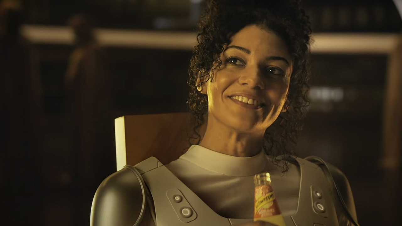 Schweppes Commercial | Martian Encounter